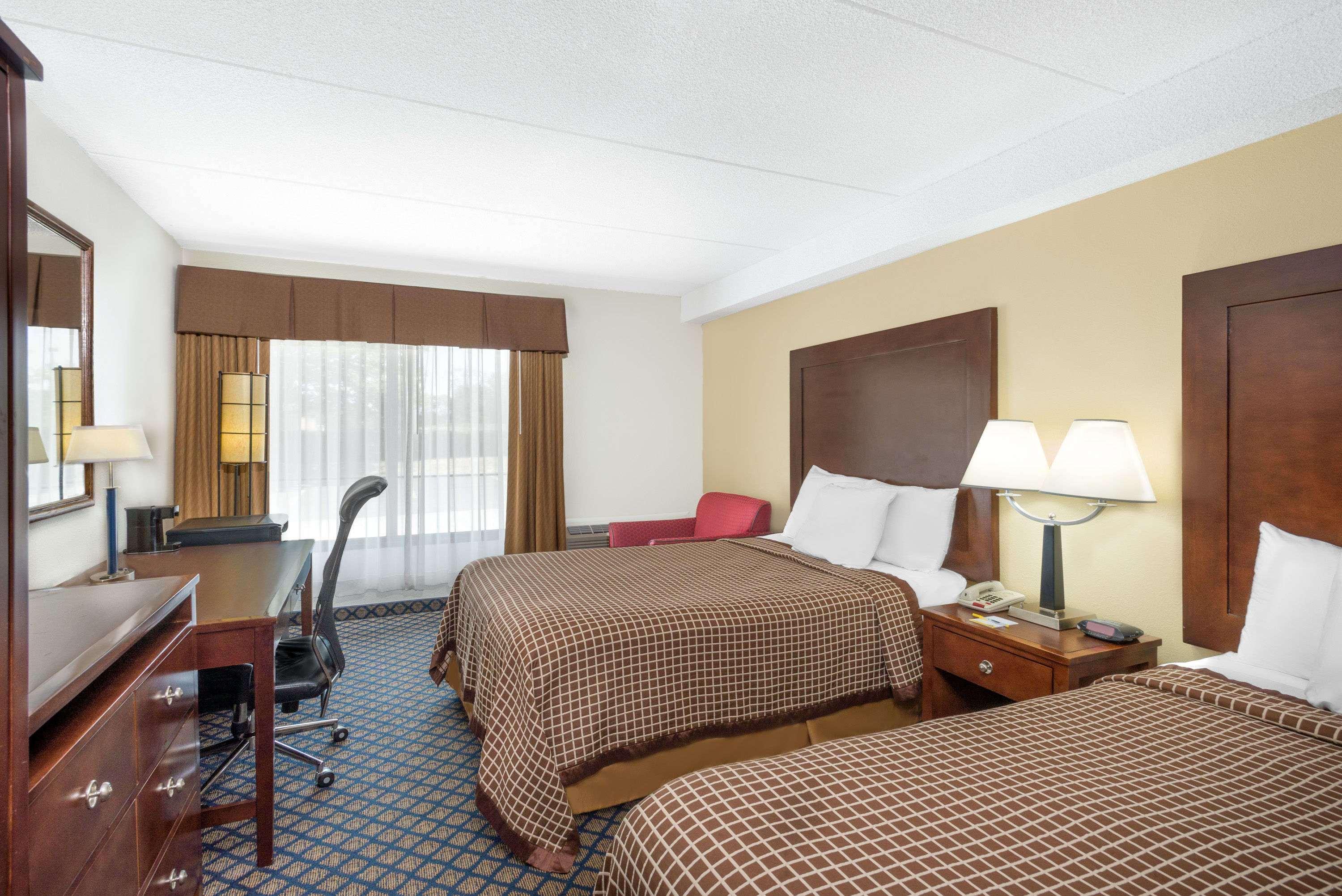 Days Inn By Wyndham Geneva/Finger Lakes מראה חיצוני תמונה